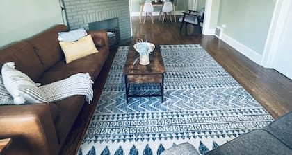 2 Queen Beds in 1896 Victorian Triplex! AC, WiFi, Parking & More!