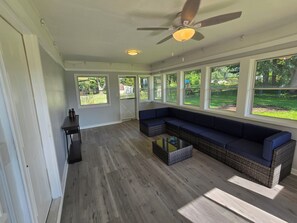 TV connectée, cheminée, jeux vidéo