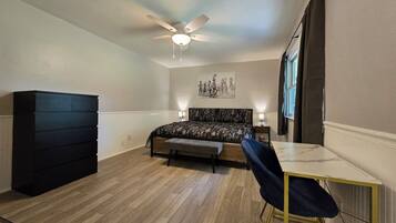 5 bedrooms, iron/ironing board, WiFi, bed sheets