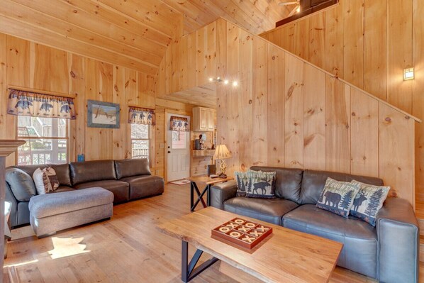 Smart TV, fireplace, DVD player