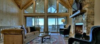 Black Bear Luxury Cabin