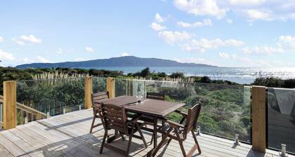 Sunset Shores - Paraparaumu Beach Retreat