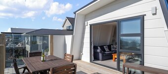 Sunset Shores - Paraparaumu Beach Retreat