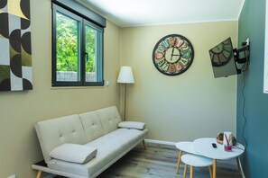 Living area - La Tiny L, 5 minutes from Loches town center and 30 minutes from Beauval ZOO (Loches)