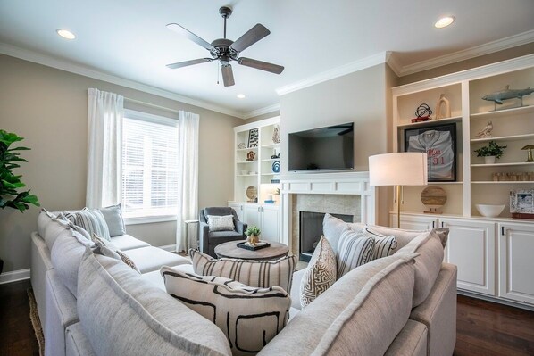 TV, fireplace, ping pong