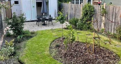 3 Bed, 2 Bath House with parking & Garden, Brooklands Weybridge SW London