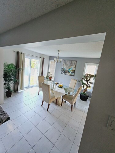 Beautiful house 🏠 of 5 bedroom + sofa bed, quiet and family neighborhood.