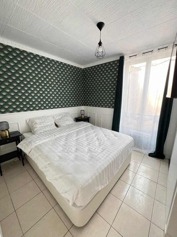 2 quartos, ferros/tábuas de passar roupa, Wi-Fi, roupa de cama