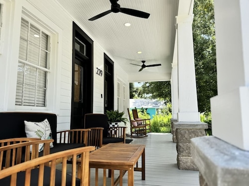 2 Primary Kings! Screened Porch! EV Charger!