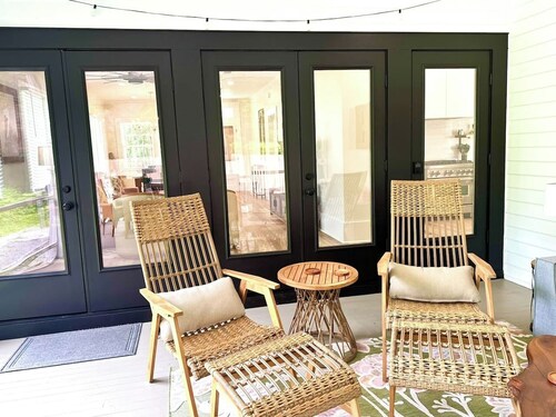 2 Primary Kings! Screened Porch! EV Charger!