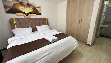 2 bedrooms, iron/ironing board, WiFi, bed sheets