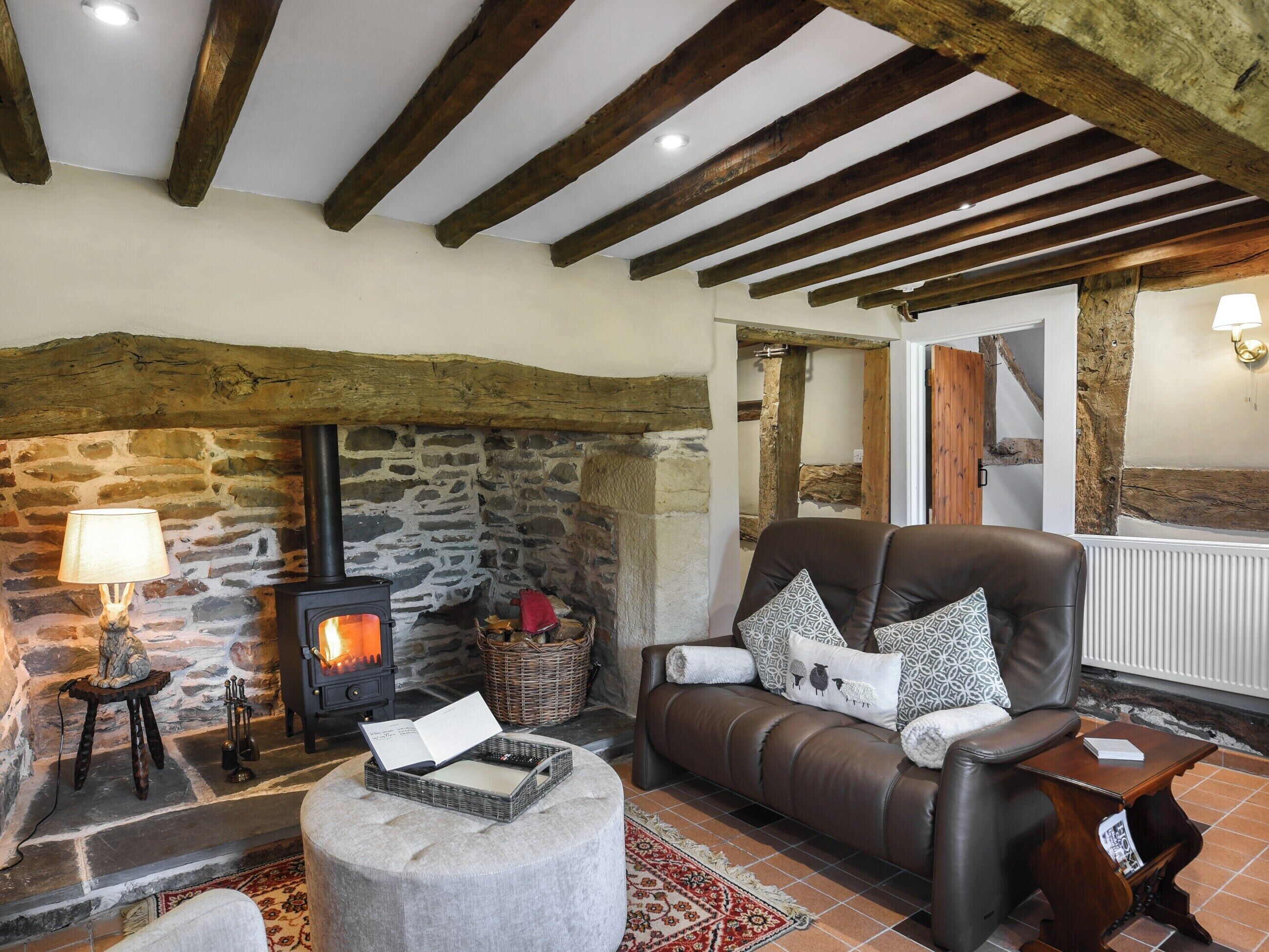 A Relaxing Escape For Couples In A Cosy Old Cottage With Gorgeous Rural Views. - Llangollen