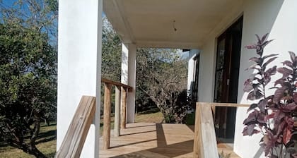 5-bedroom bed & breakfast in welcoming Maputo with AC, WiFi