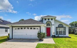 Exterior - Stylish 3-bedroom house with pool in lovely Davenport with AC, WiFi (Davenport)