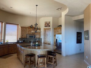 Micro-ondes, four, plaque de cuisson, lave-vaisselle