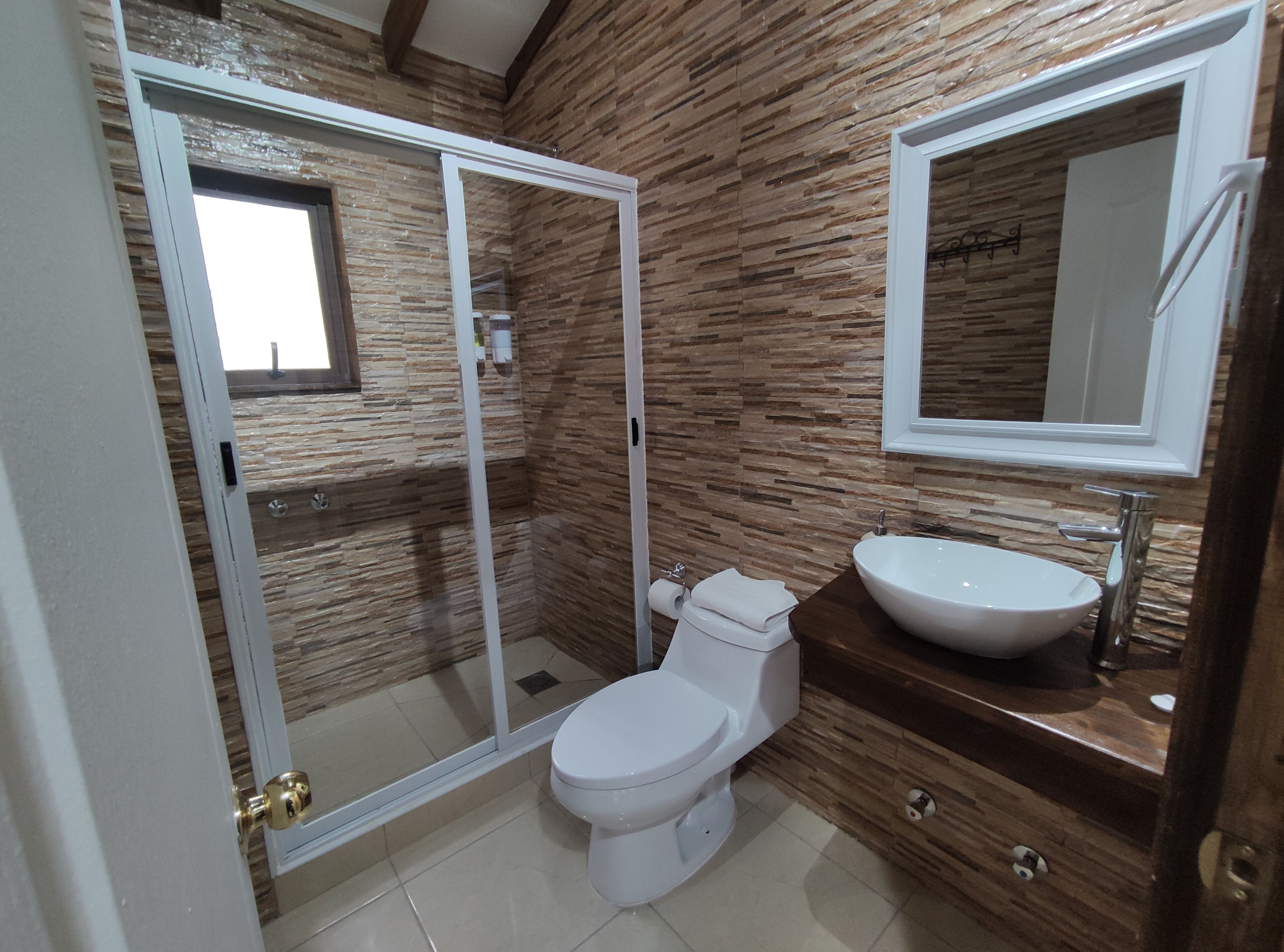 Superior Double Room, Balcony, Garden View | Bathroom