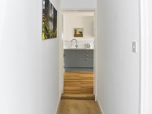 Interior - 1 bedroom accommodation in Ryde (Ryde)