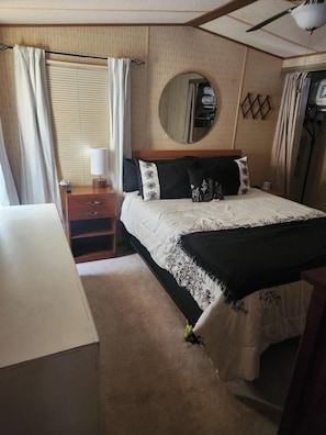 1 habitación, tabla de planchar con plancha y wifi gratis 