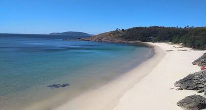 Climatic shelter in Finisterre in front of the beach đïž