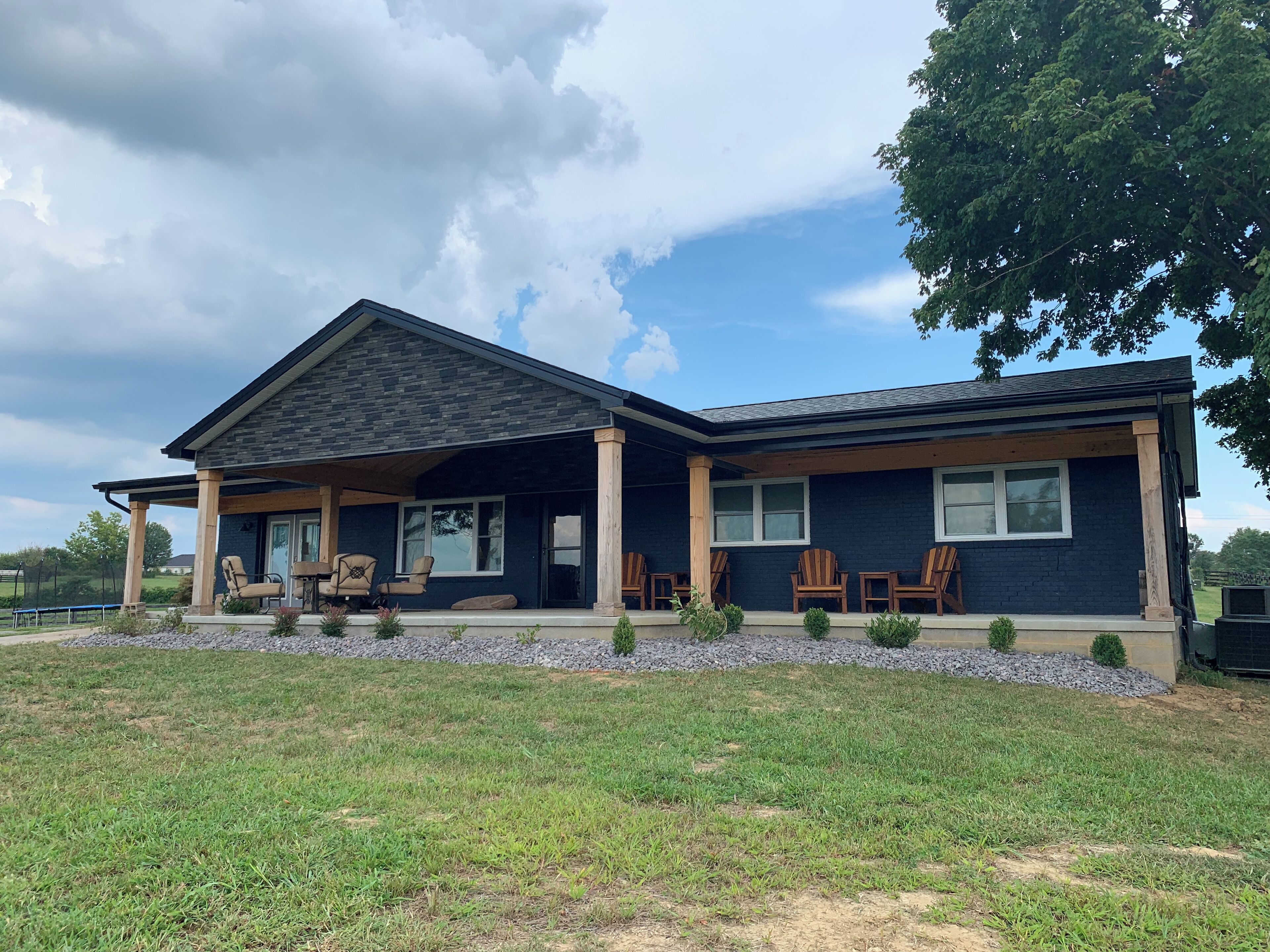 Horse Farm 4-bedroom house with AC and WiFi in Bourbon Country