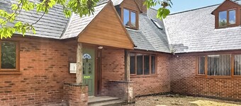 5 bedroom accommodation in Grantham