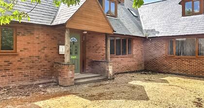 5 bedroom accommodation in Grantham