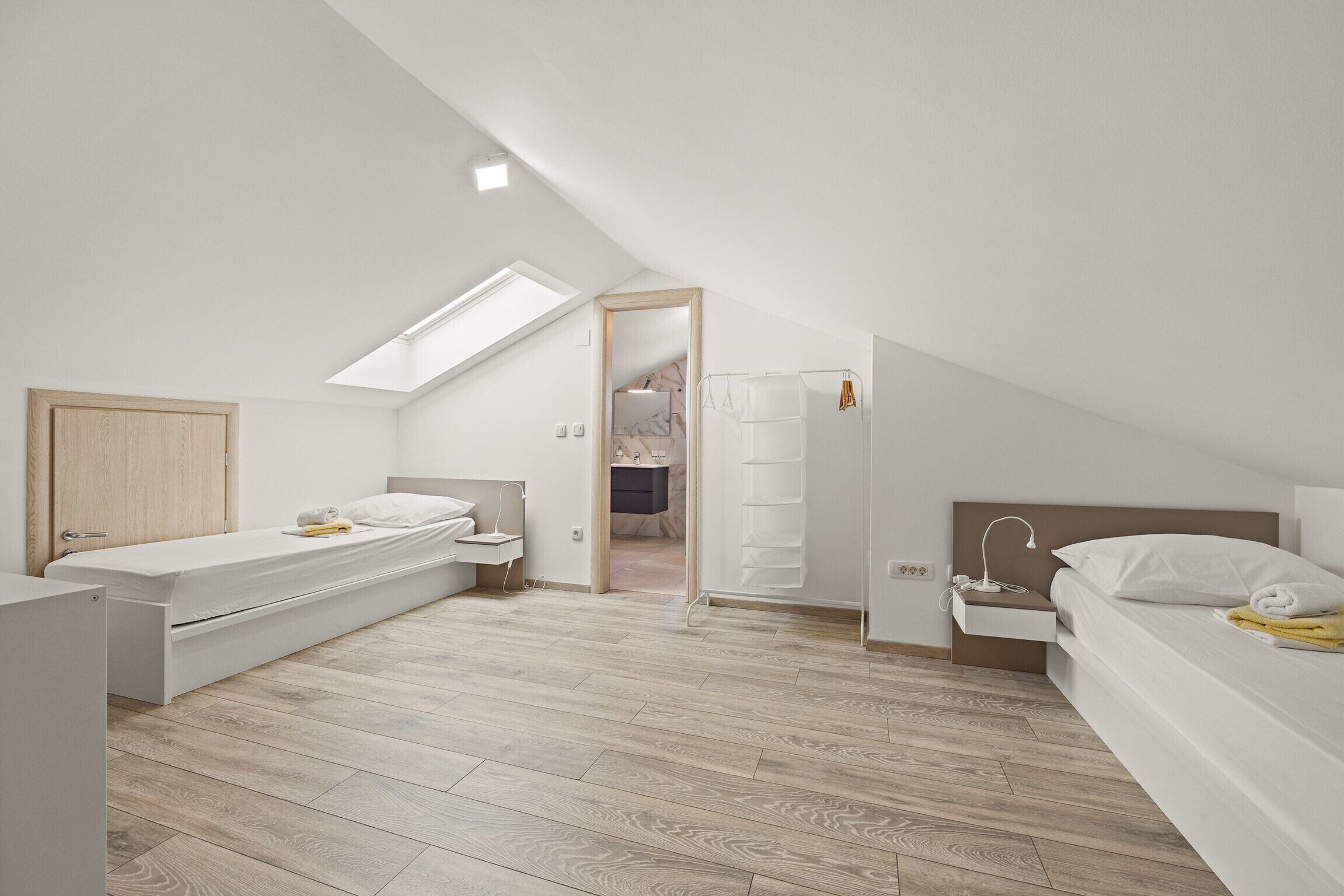 2 bedrooms, in-room safe, iron/ironing board, free WiFi