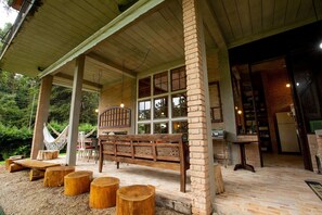 Outdoor dining - Design home (Campos do Jordão)