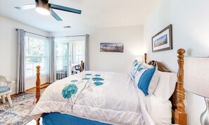 3 bedrooms, iron/ironing board, WiFi, bed sheets