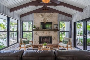 TV, fireplace, table tennis, books