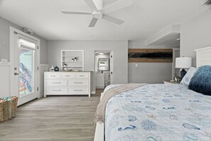 3 quartos, escrivaninha, ferros/tábuas de passar roupa