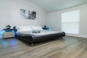 3 soverom, strykejern/-brett, reiseseng for barn og wi-fi (inkludert)