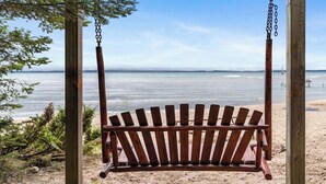 Beach nearby, beach towels - A Frame - Walk to Beach - Hot Tub (Ellsworth)