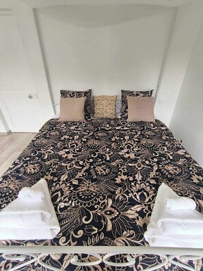 3 bedrooms, iron/ironing board