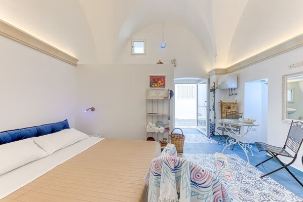 1 chambre, bureau, Wi-Fi gratuit, draps fournis