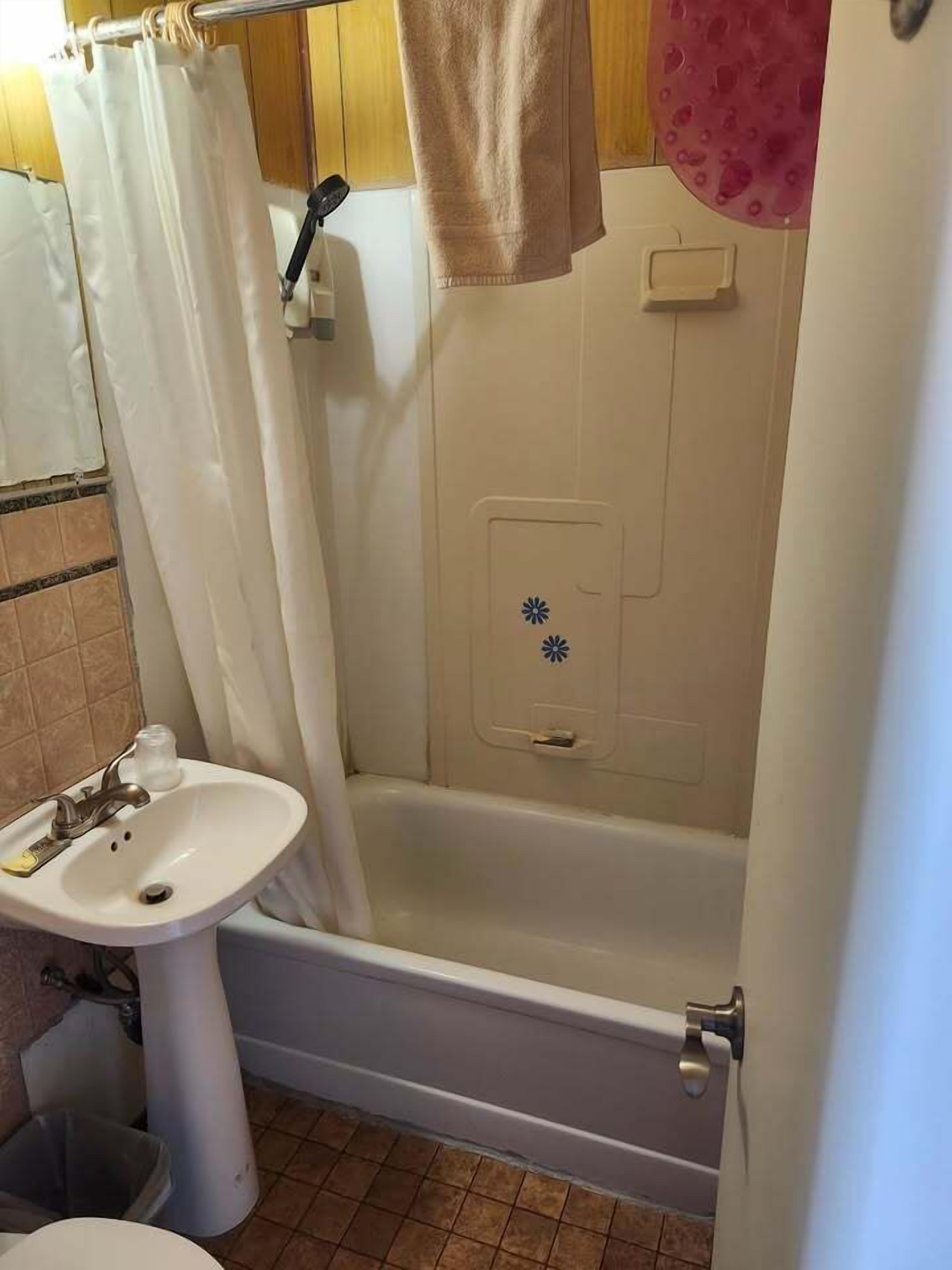 Chambre simple Deluxe | Salle de bain