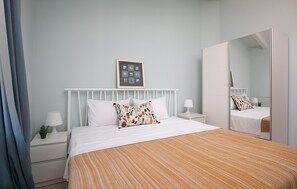 4 Schlafzimmer, Reisekinderbett, Bettwäsche