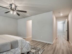 3 bedrooms, iron/ironing board, WiFi, bed sheets - 3-bedroom house in Oklahoma City's Plaza District.   (Oklahoma City)