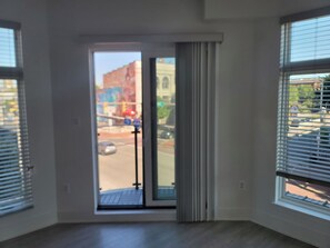 Interior - Cozy 1-bedroom apartment in delightful Baltimore with WiFi, AC (Baltimore)