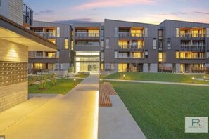 المنشأة من الخارج