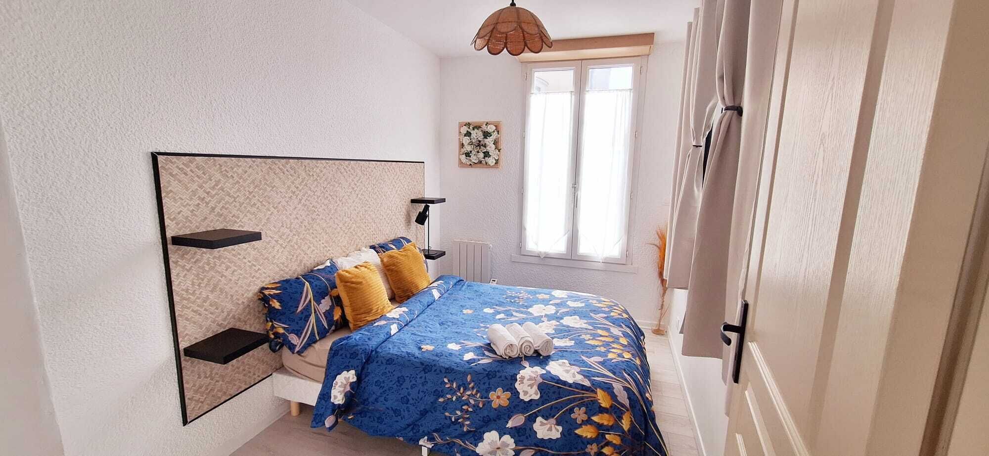 1 slaapkamer, een strijkplank/strijkijzer, wifi, beddengoed