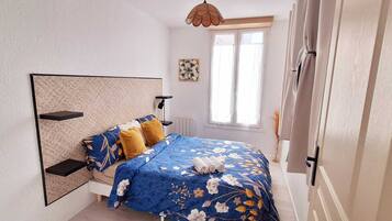 1 slaapkamer, een strijkplank/strijkijzer, wifi, beddengoed