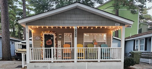 COASTAL CHARM a 2-bedroom and 2 bathroom home located in Ocean Lakes, MB, SC