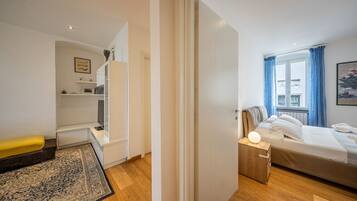 2 habitaciones, tabla de planchar con plancha, wifi y ropa de cama