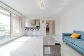 Interior - Le Mistral 2 people with balcony in Villeurbanne. (Villeurbanne)