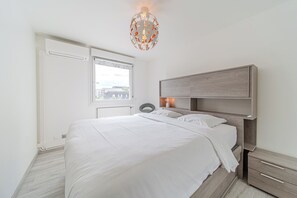 1 bedroom, WiFi, bed sheets - Le Mistral 2 people with balcony in Villeurbanne. (Villeurbanne)