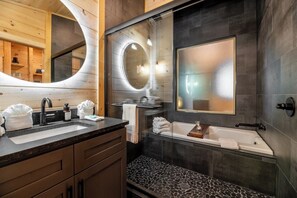 Hair dryer, towels - Modern Tree House Retreat ! Hot Tub, Firepit, Disc Golf & Fireplace!! (Sevierville)