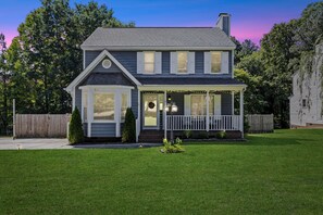 Exterior - Cozy Home Away From Home- 10MIN From DT Durham, Family-Friendly Neighborhood (Durham)