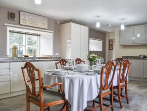 Dining - 3 bedroom accommodation in Houghton Le Spring, near Durham (Houghton Le Spring, near Durham)