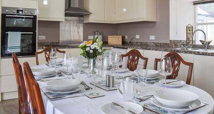 3 bedroom accommodation in Houghton Le Spring, near Durham